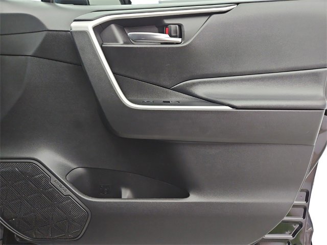 Used 2022 Toyota RAV4 XLE image 25