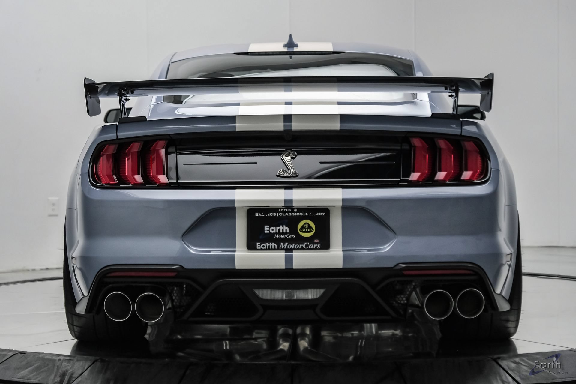Used 2022 Ford Mustang Shelby GT500 w/ Carbon Fiber Track Pack RWD image 15