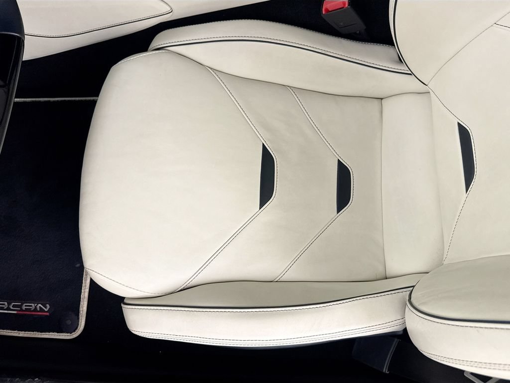 Used 2022 Lamborghini Huracan EVO RWD image 20