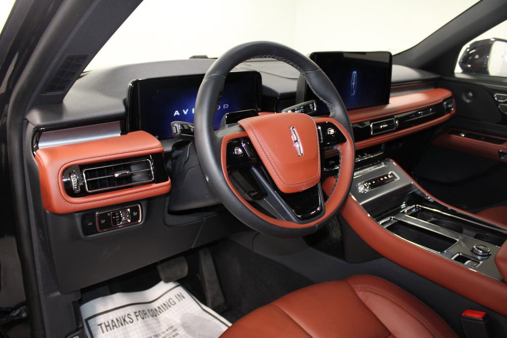 Used 2025 Lincoln Aviator Reserve image 24