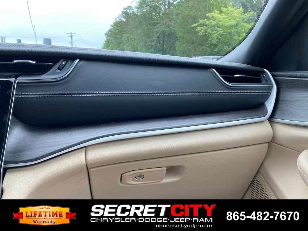 Used 2023 Jeep Grand Cherokee L Limited AWD/4WD image 14