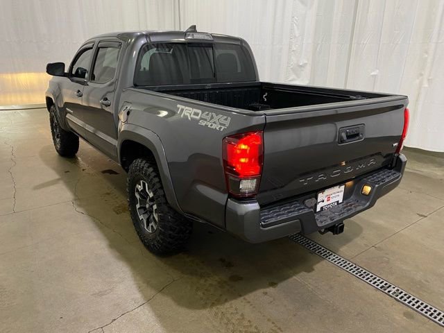 Used 2018 Toyota Tacoma TRD Sport image 6