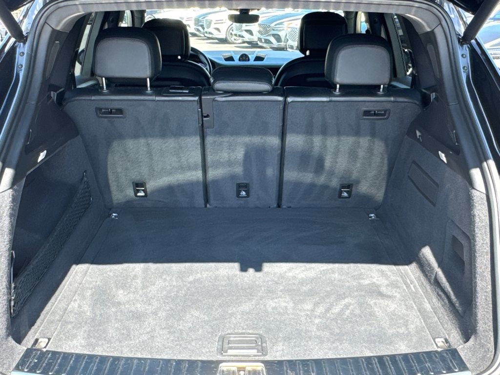 Used 2022 Porsche Cayenne Base image 18