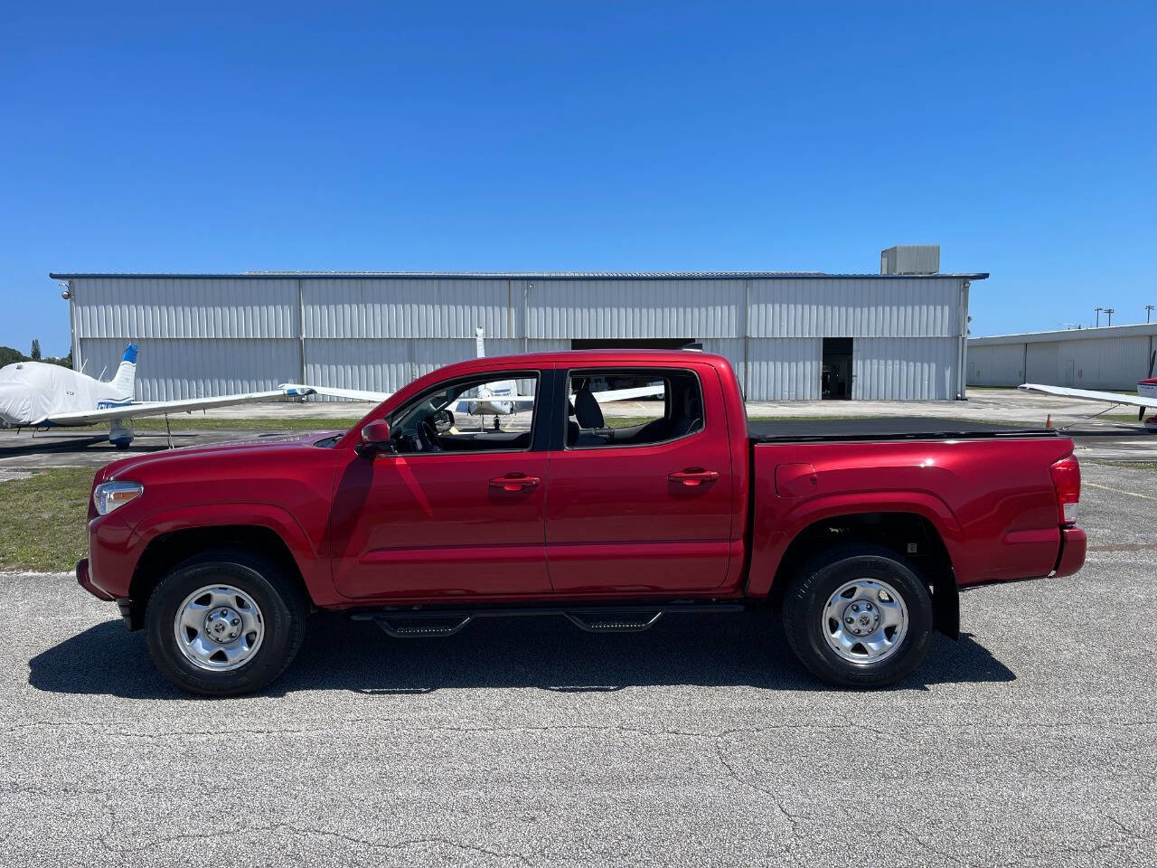 Used 2017 Toyota Tacoma SR RWD image 4