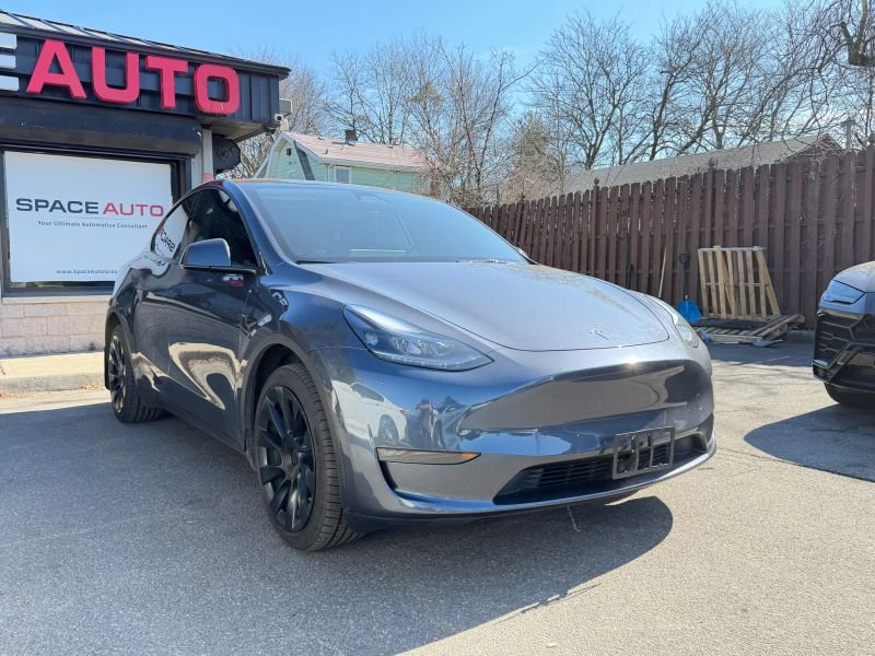Used 2024 Tesla Model Y Long Range image 3