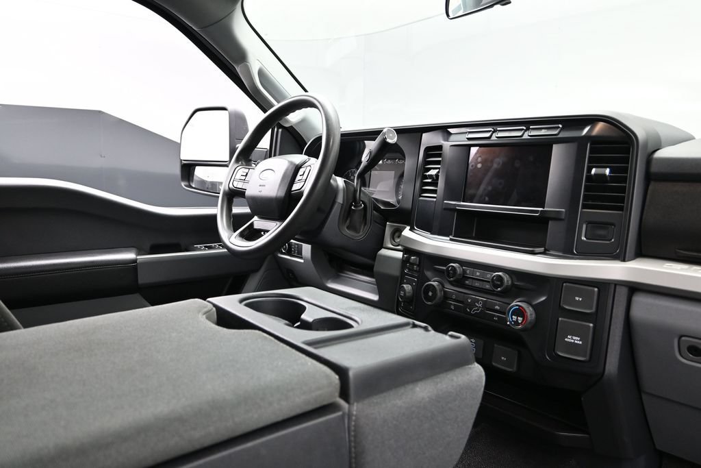 Used 2024 Ford F350 XLT AWD/4WD image 10