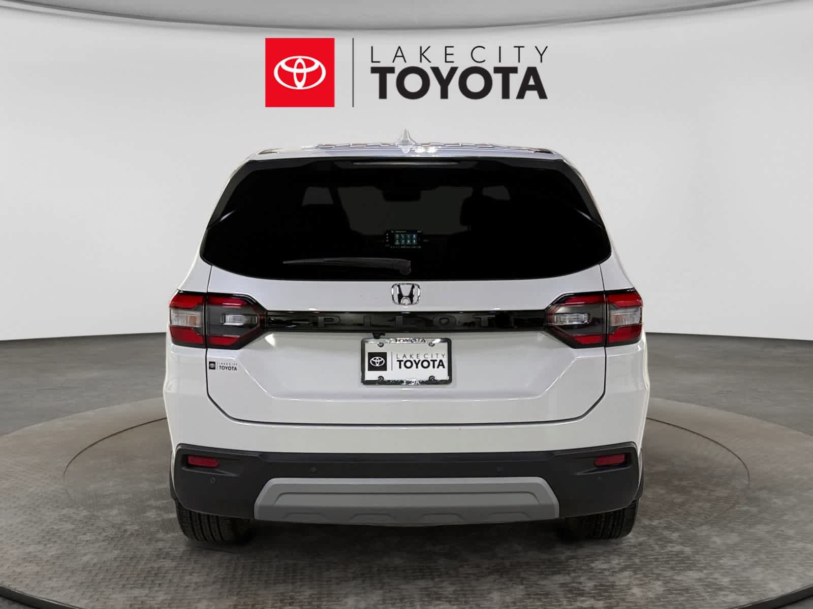 Used 2024 Honda Pilot EX-L image 7