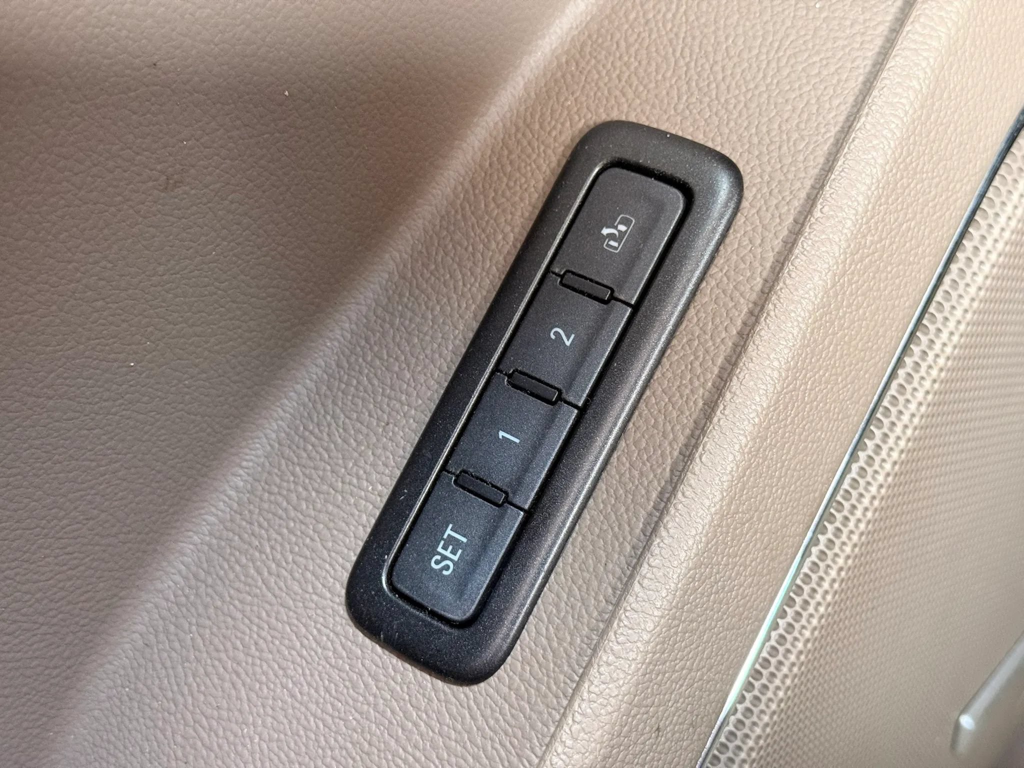 Used 2017 Chevrolet Tahoe LT AWD/4WD image 38