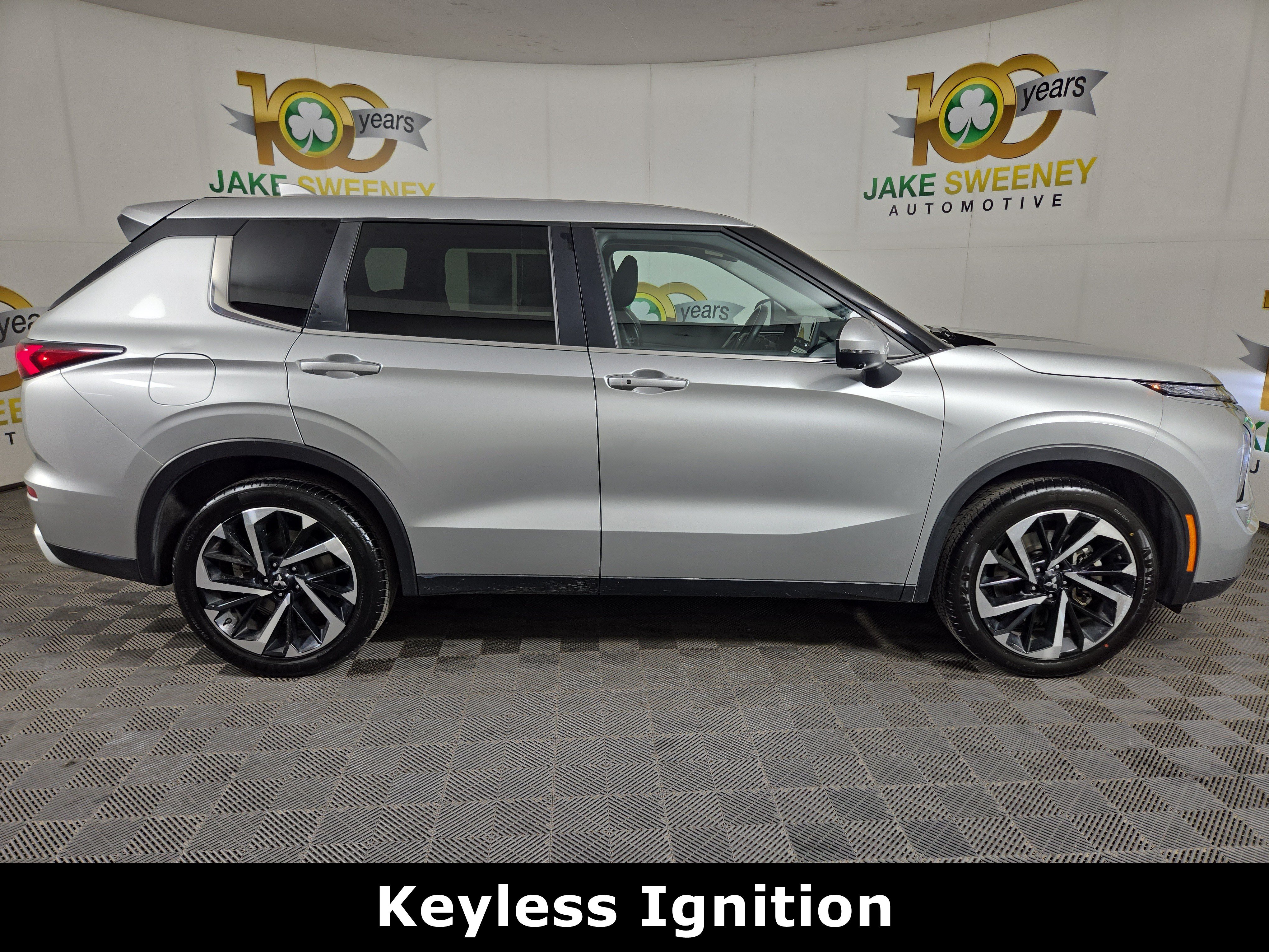 Used 2024 Mitsubishi Outlander SE FWD image 11
