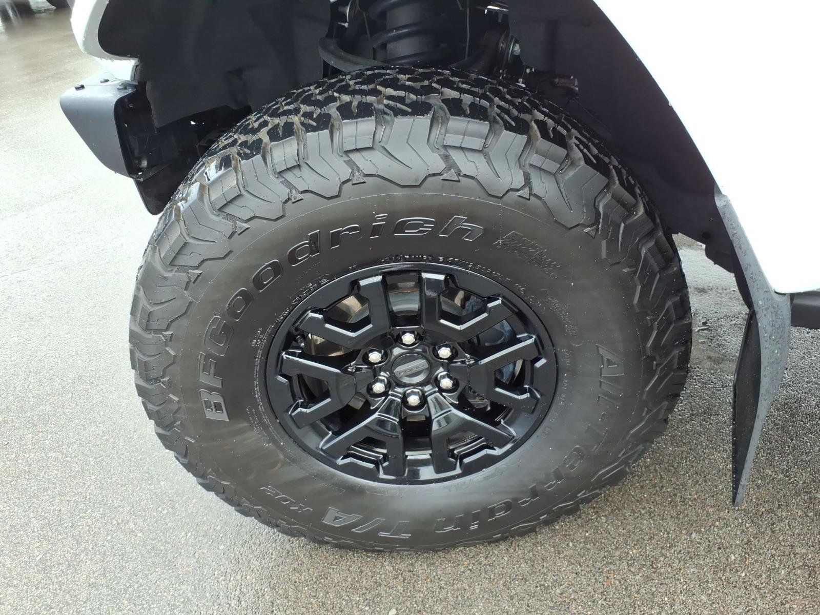 Certified 2024 Ford Bronco Raptor w/ Interior Carbon Fiber Pack 6 AWD/4WD image 9