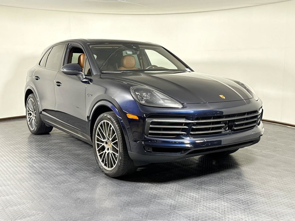 Certified 2023 Porsche Cayenne Platinum Edition AWD/4WD image 9
