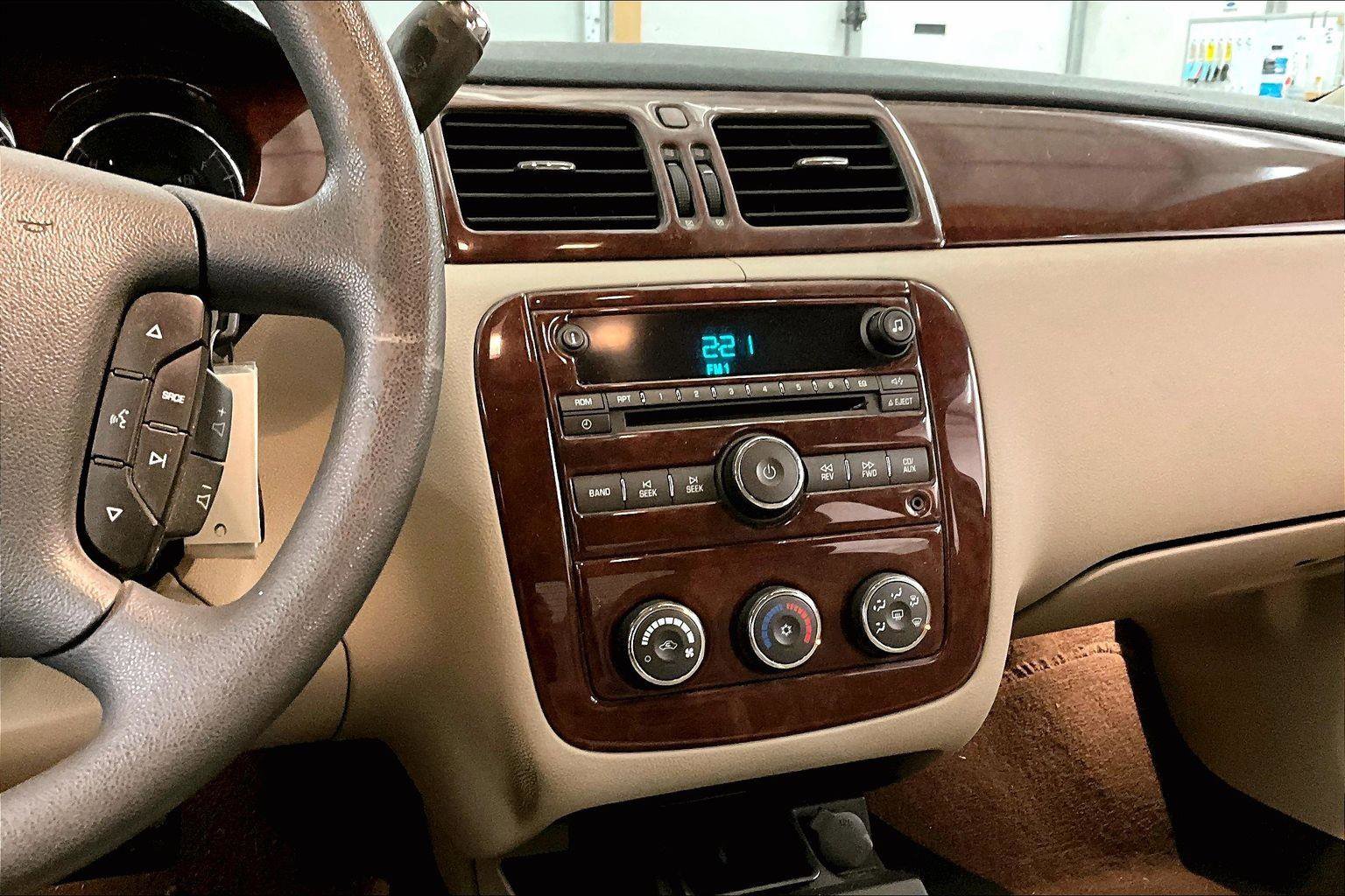 Used 2006 Buick Lucerne CX w/ Driver Confidence Package image 7