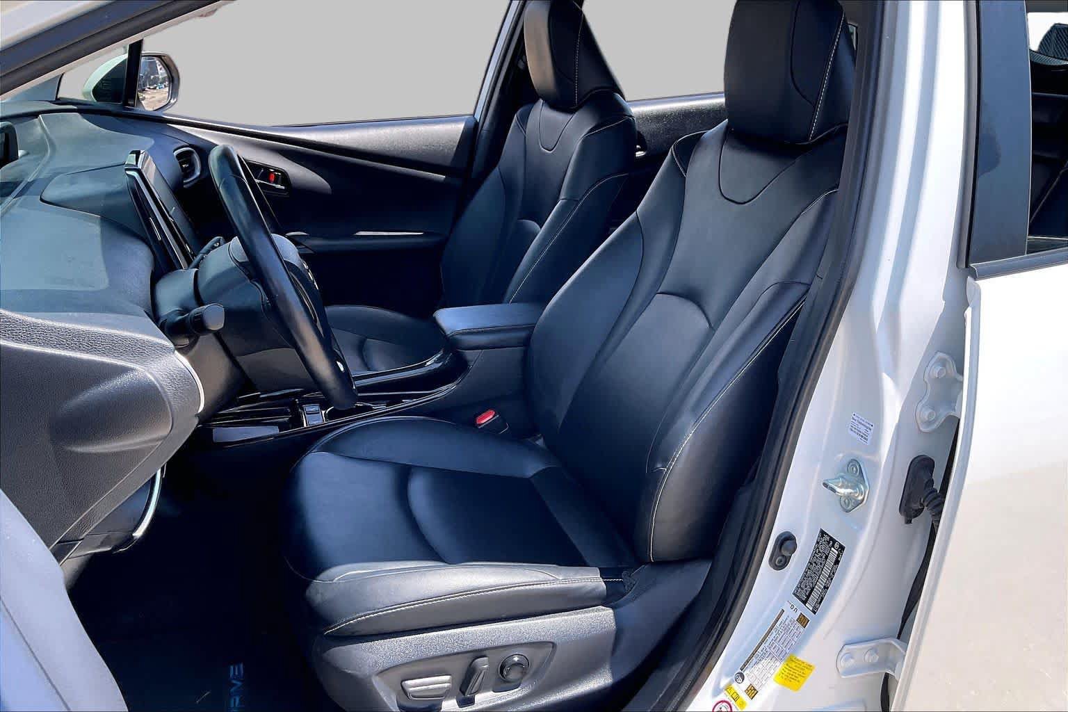 Used 2021 Toyota Prius Prime Limited FWD image 7