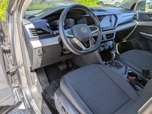 Used 2024 Volkswagen Taos SE image 14