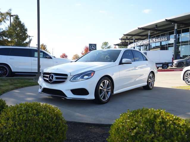 Used 2016 Mercedes-Benz E 350 Sedan image 3