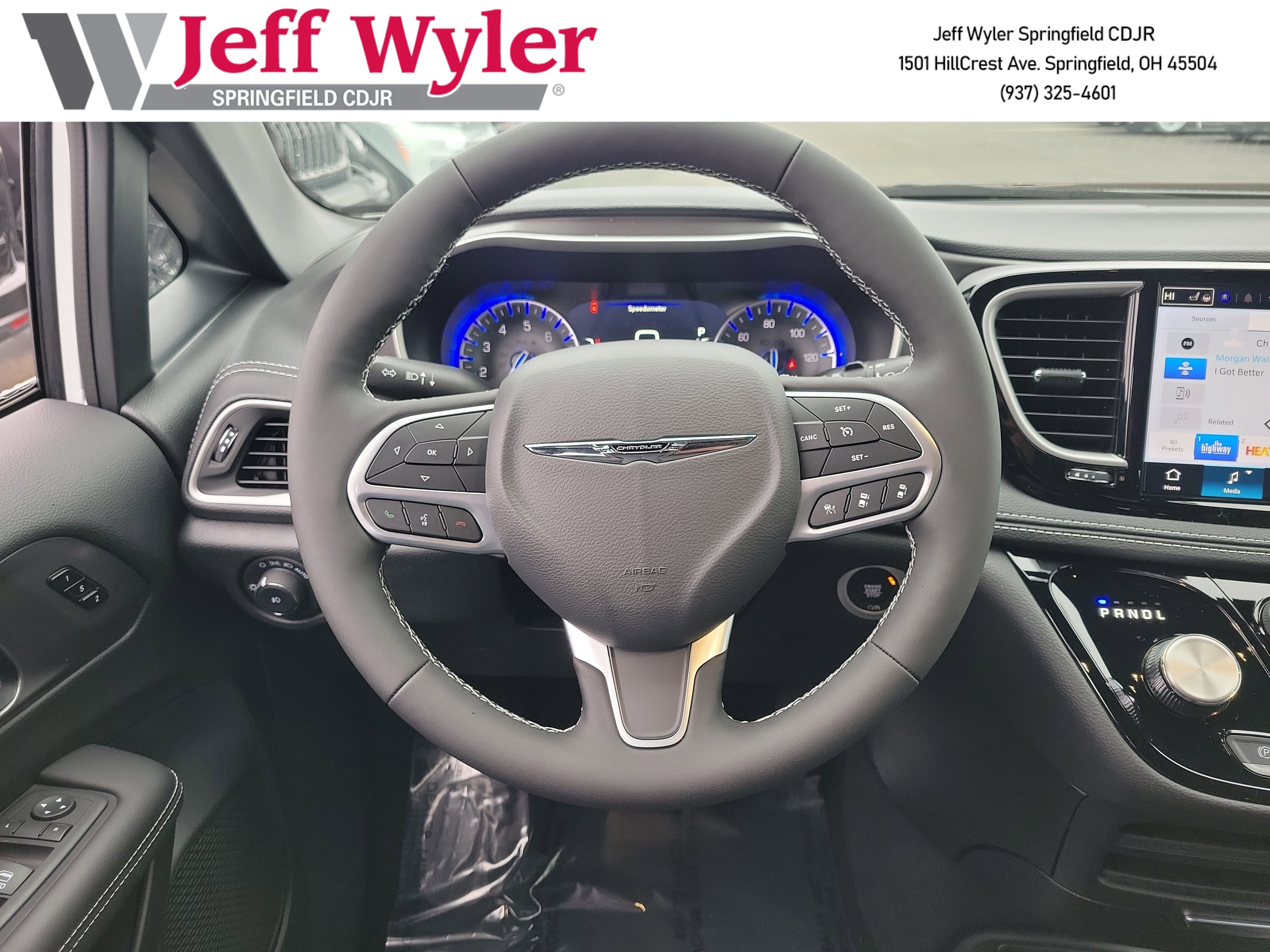 New 2026 Chrysler Pacifica Select image 8