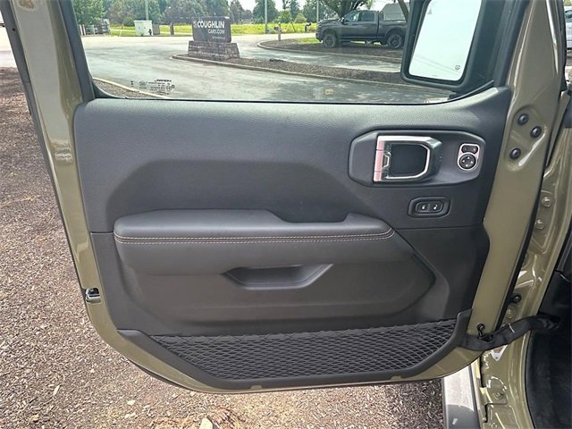 New 2025 Jeep Wrangler Unlimited Rubicon 392 image 12