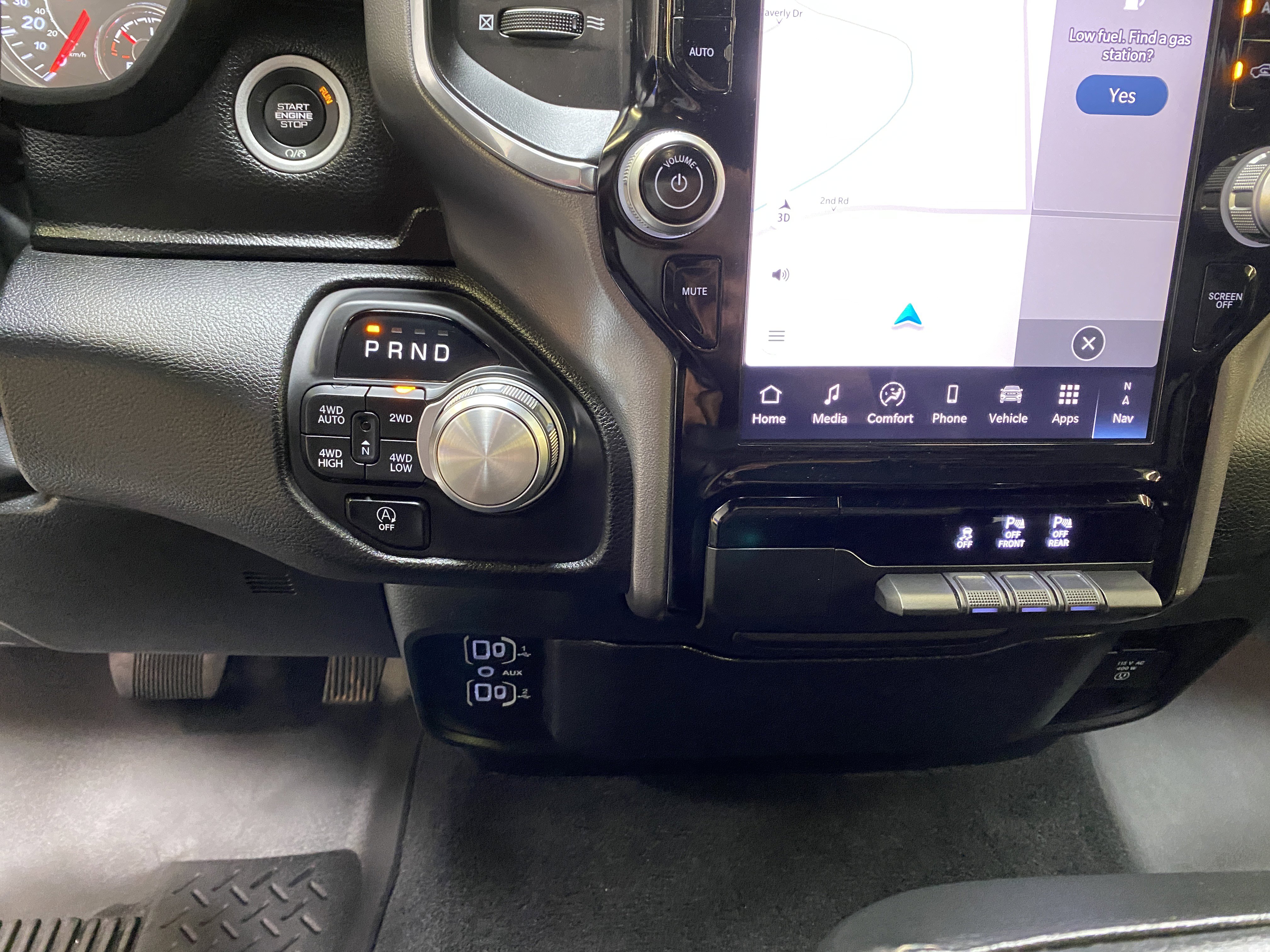 Used 2025 RAM 1500 Laramie image 44