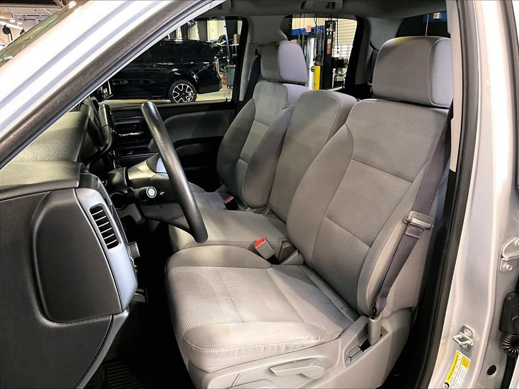 Used 2017 Chevrolet Silverado 1500 Custom w/ Custom Convenience Package AWD/4WD image 10