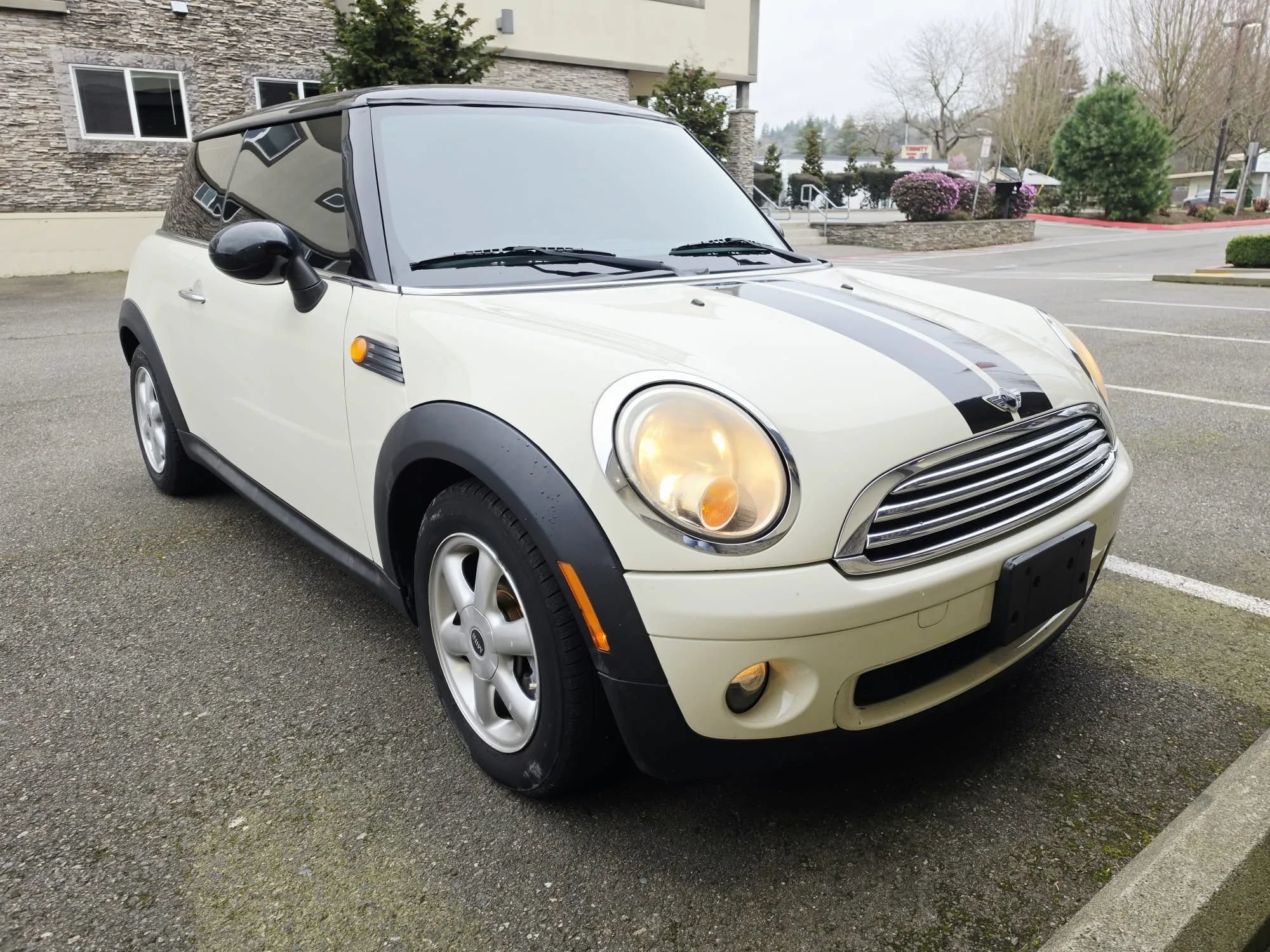 Used 2010 MINI Cooper Hardtop FWD image 7