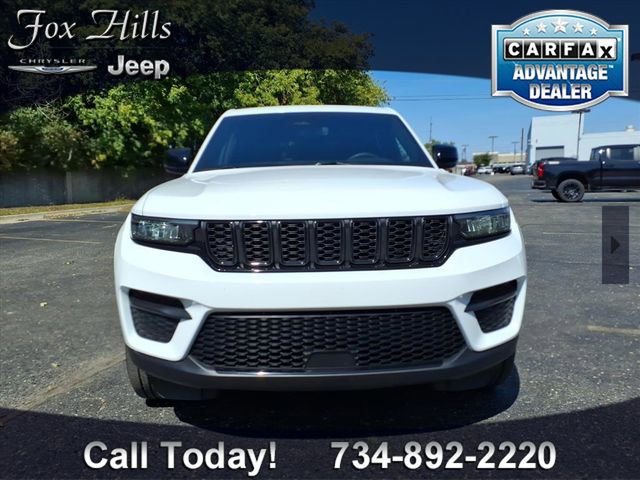 Certified 2023 Jeep Grand Cherokee Altitude image 2