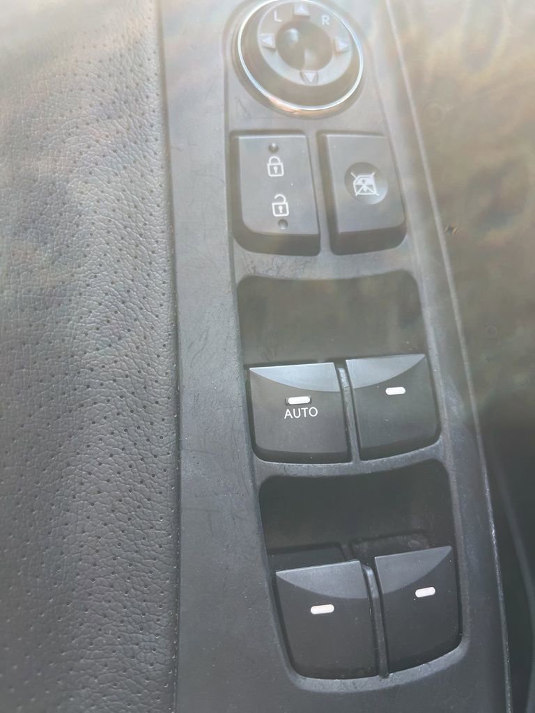 Used 2013 Hyundai Elantra Limited w/ Technology Pkg image 21