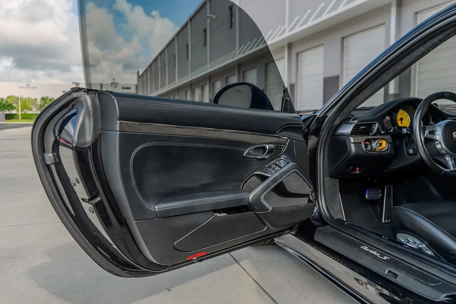 Used 2015 Porsche 911 Turbo S AWD/4WD image 26