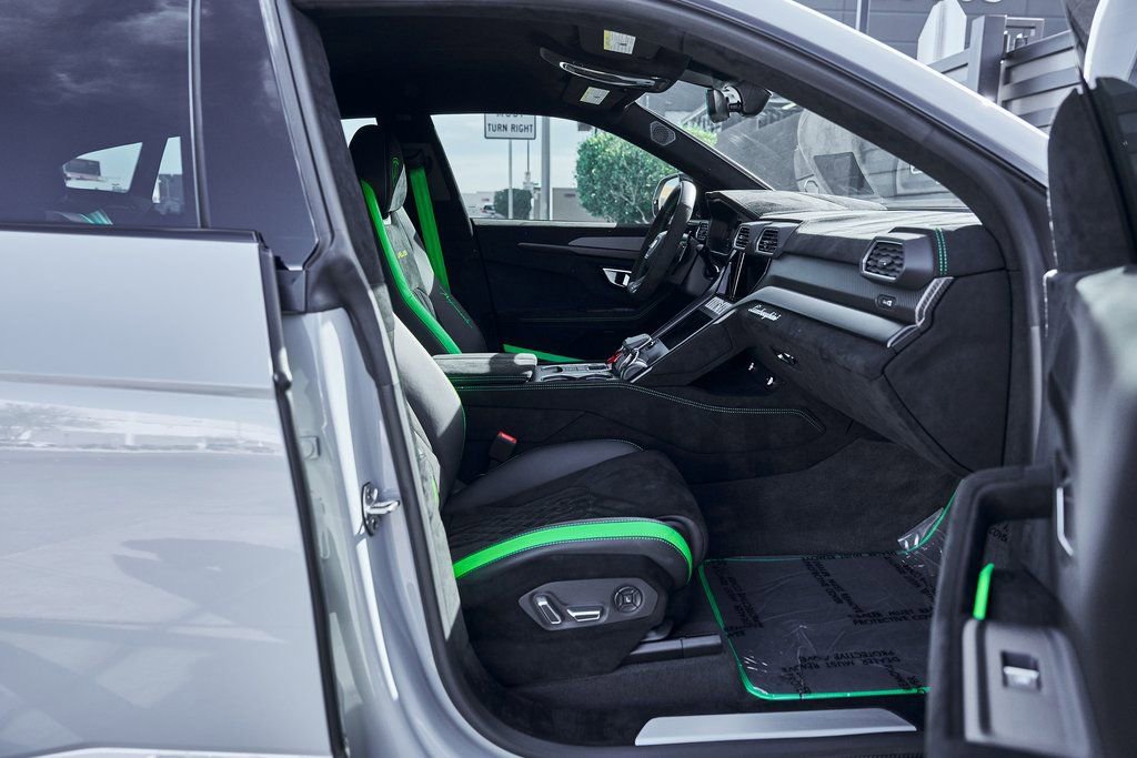 Used 2024 Lamborghini Urus Performante image 33
