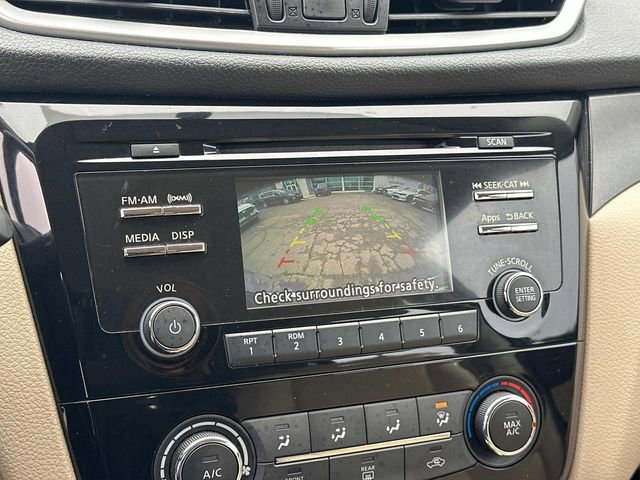 Used 2016 Nissan Rogue S image 19