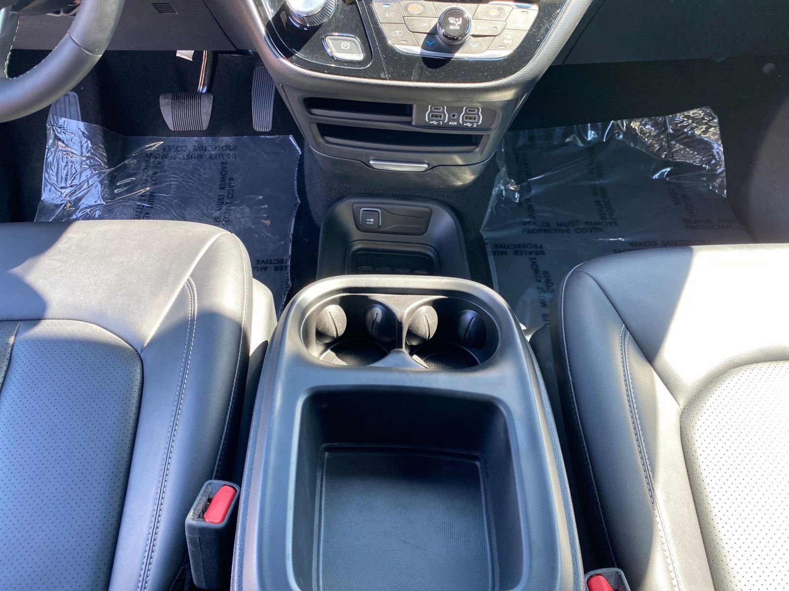 Used 2025 Chrysler Pacifica Select image 42