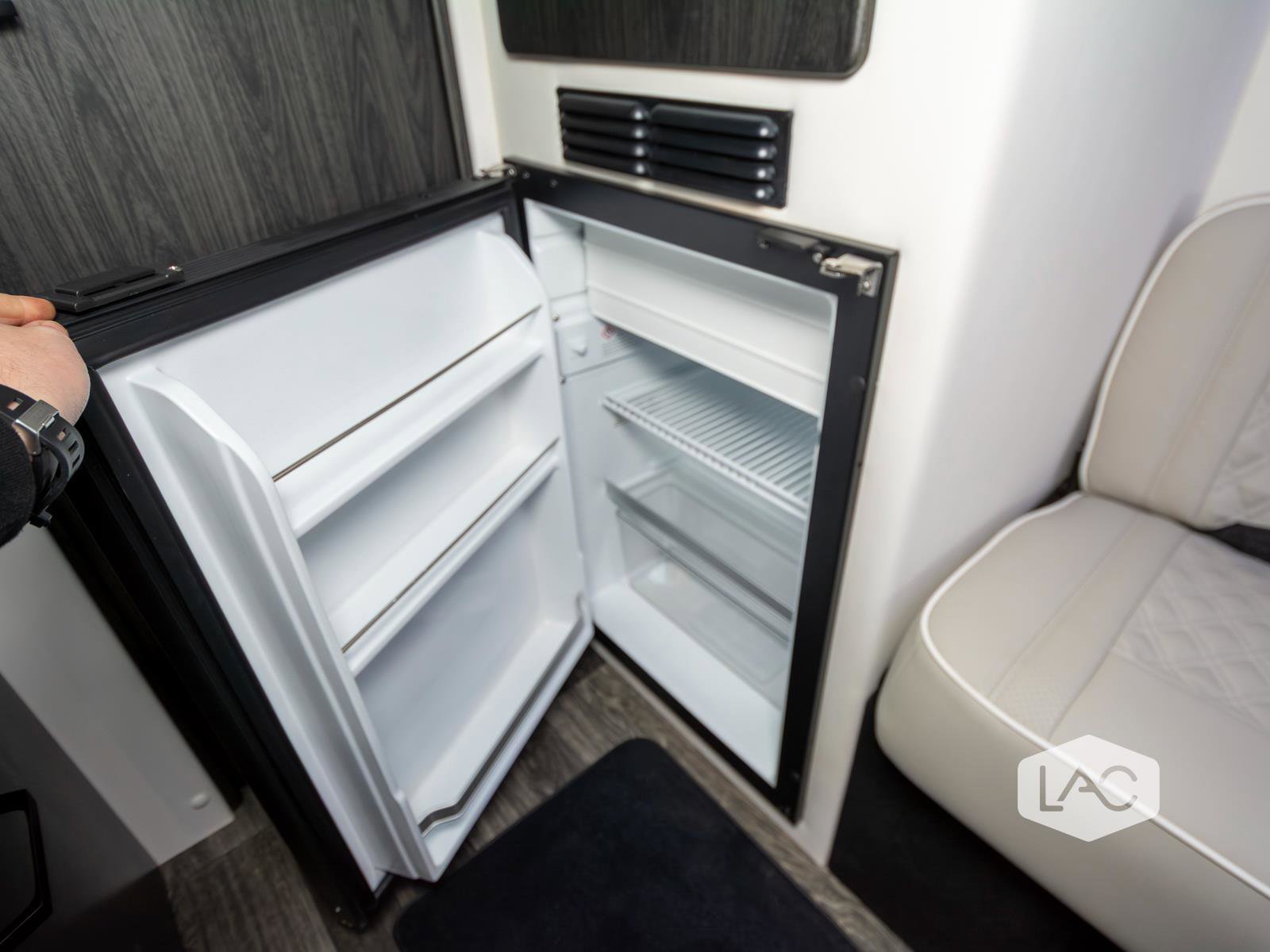 Used 2025 Mercedes-Benz Sprinter 3500 image 16