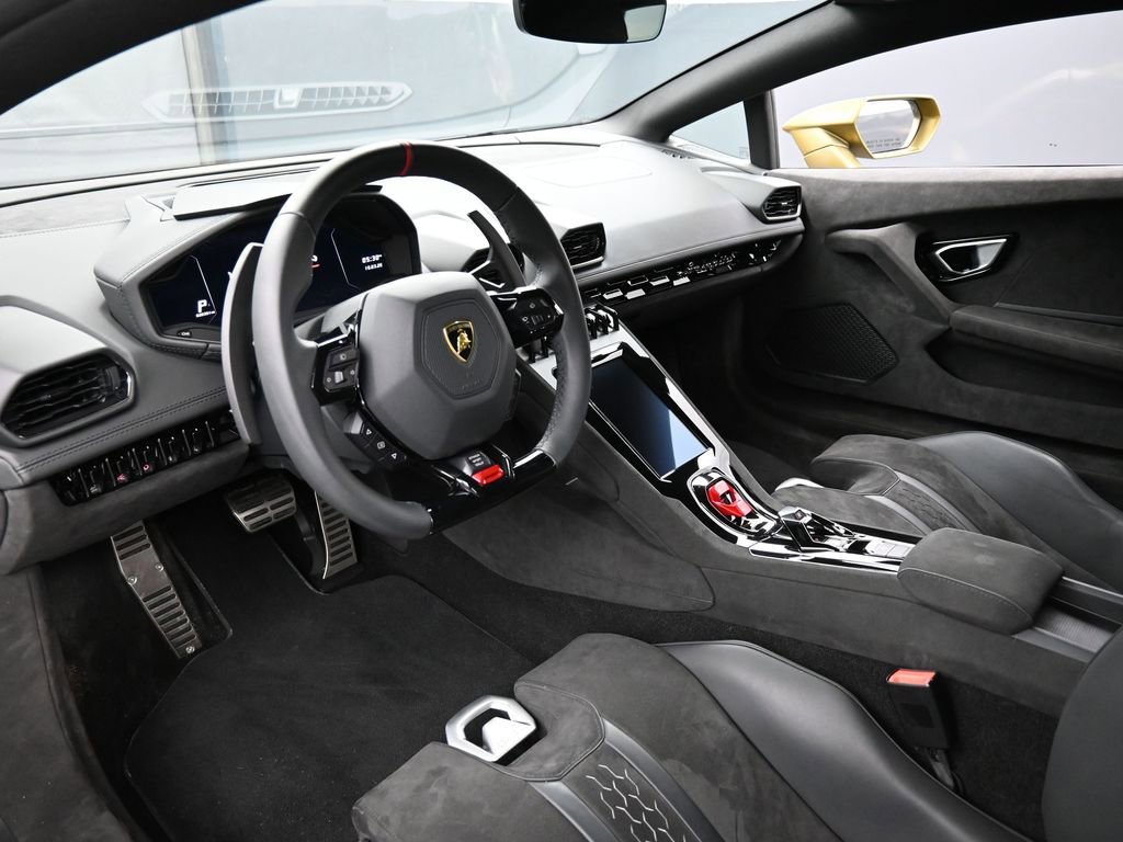 Used 2024 Lamborghini Huracan Sterrato image 4