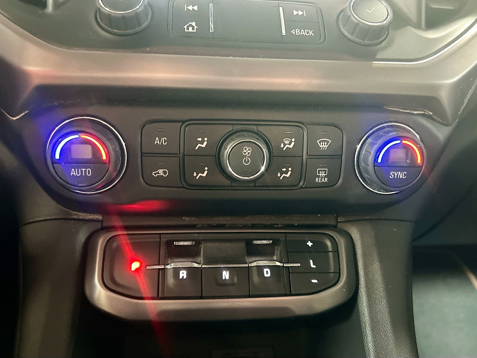 Used 2021 GMC Acadia AT4 w/ Technology Package image 16