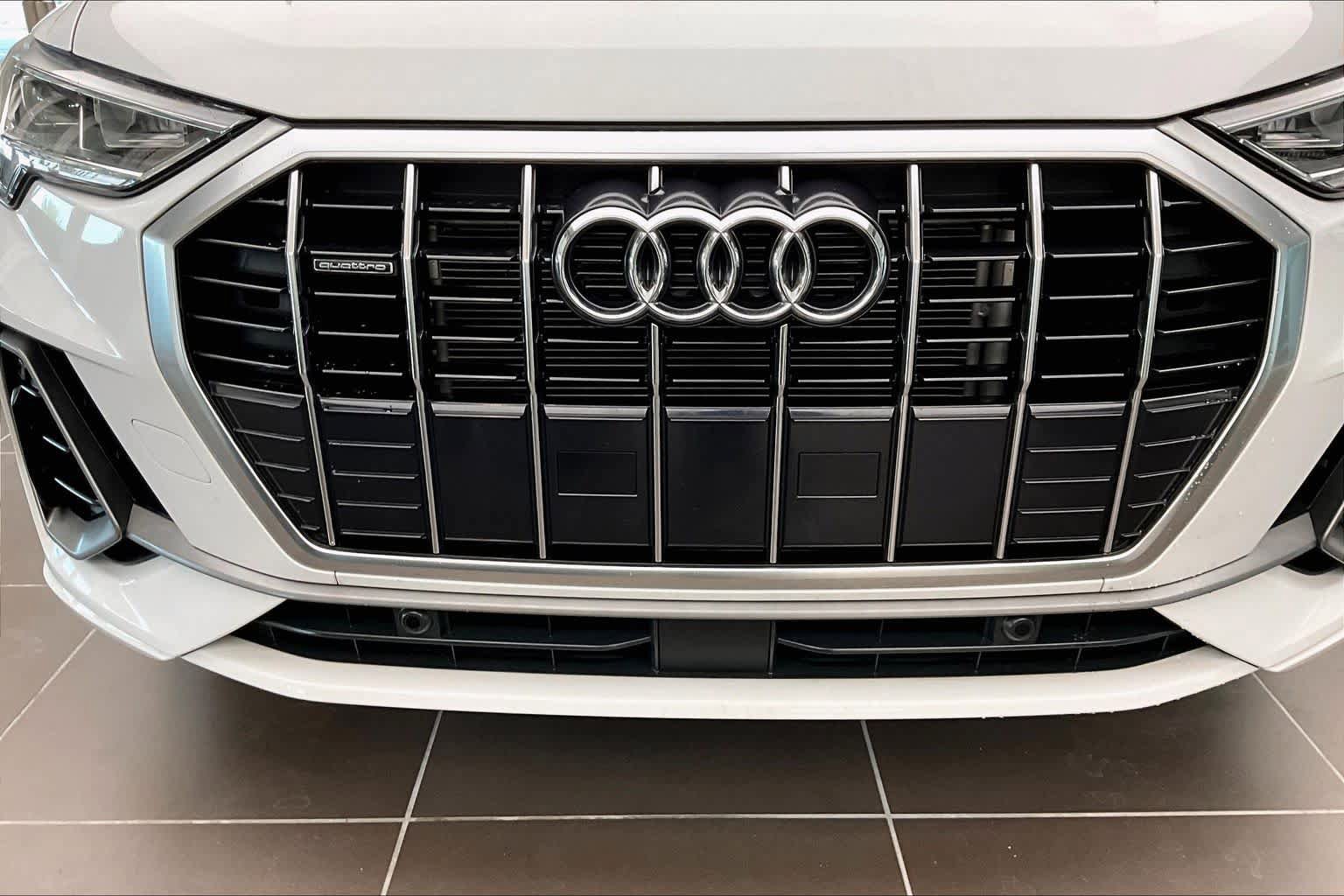 Used 2024 Audi Q3 2.0T Premium w/ Convenience Package AWD/4WD image 32