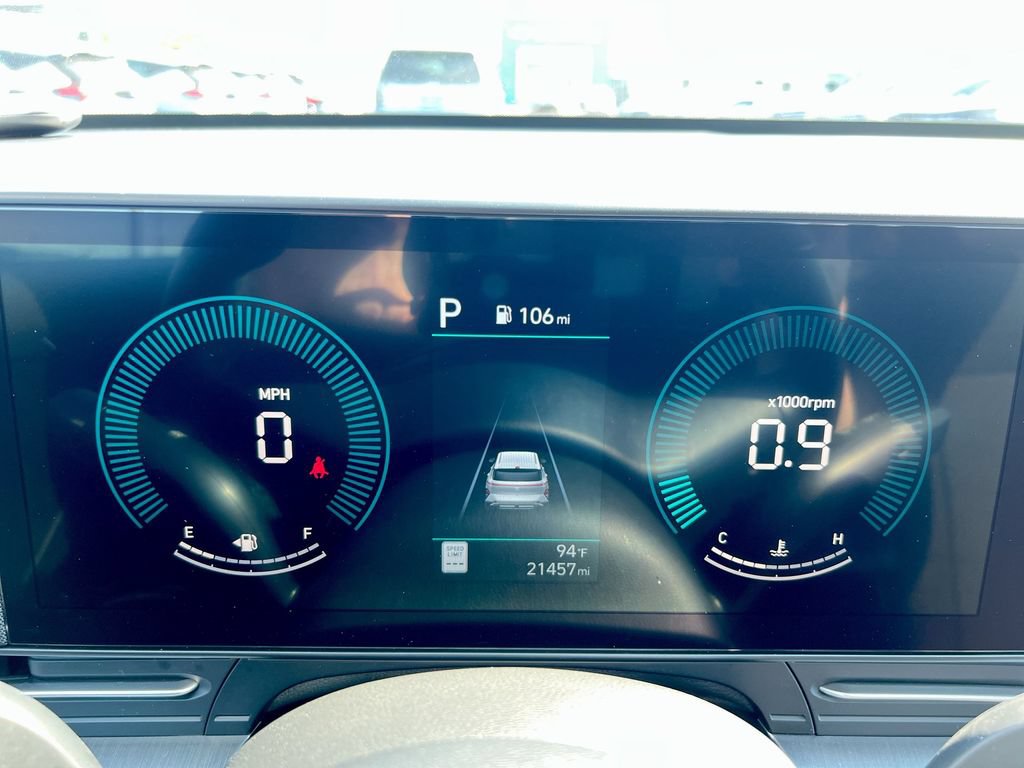 Used 2025 Hyundai Kona SEL FWD image 11