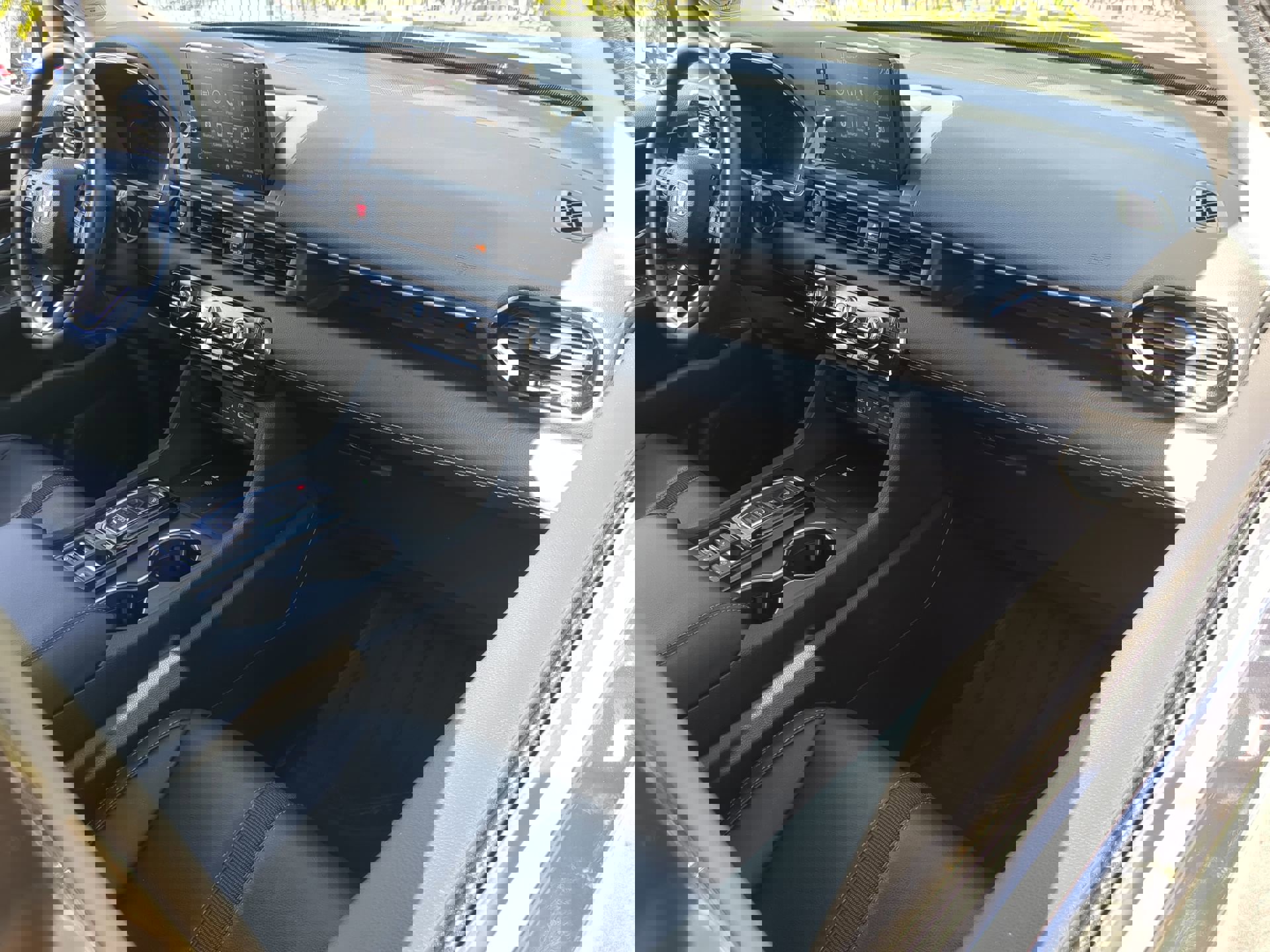 Used 2024 Honda Pilot Touring image 13