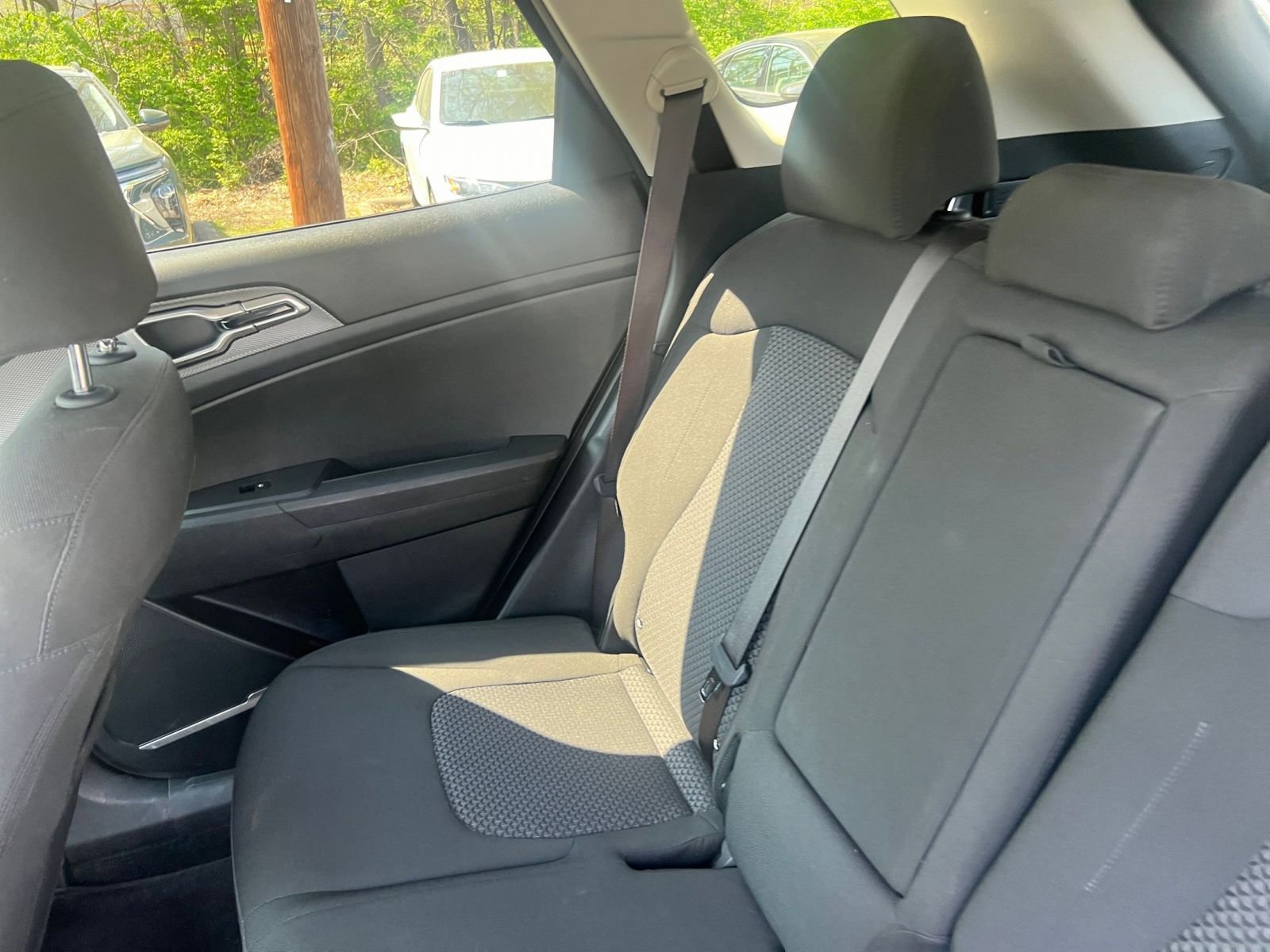 Used 2025 Kia Sportage LX image 34