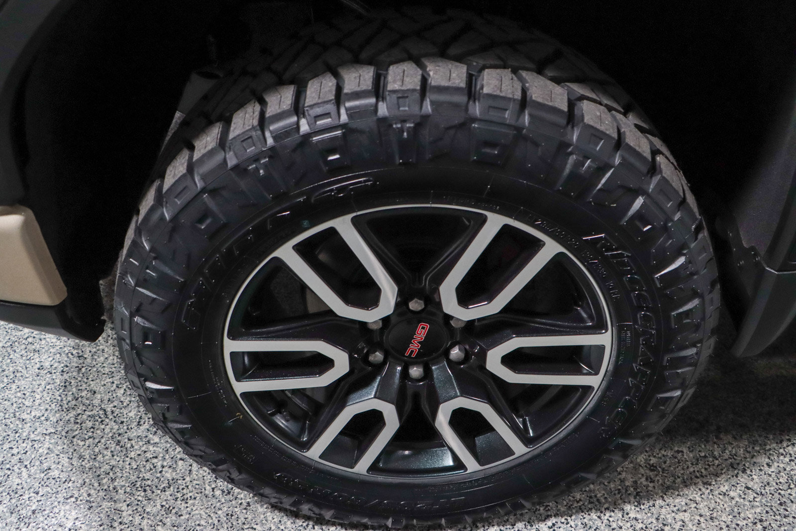 Used 2022 GMC Sierra 1500 AT4 w/ AT4 Premium Package image 12