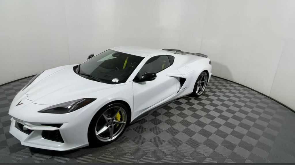 New 2025 Chevrolet Corvette E-Ray w/ ZER Performance Package AWD/4WD image 7