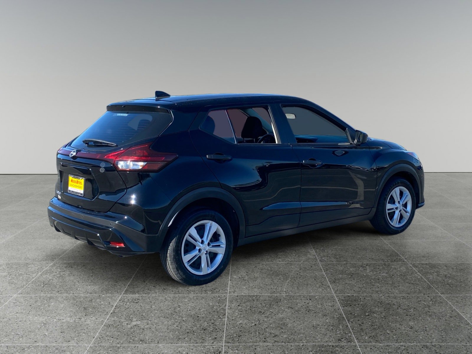 Used 2024 Nissan Kicks S FWD image 5