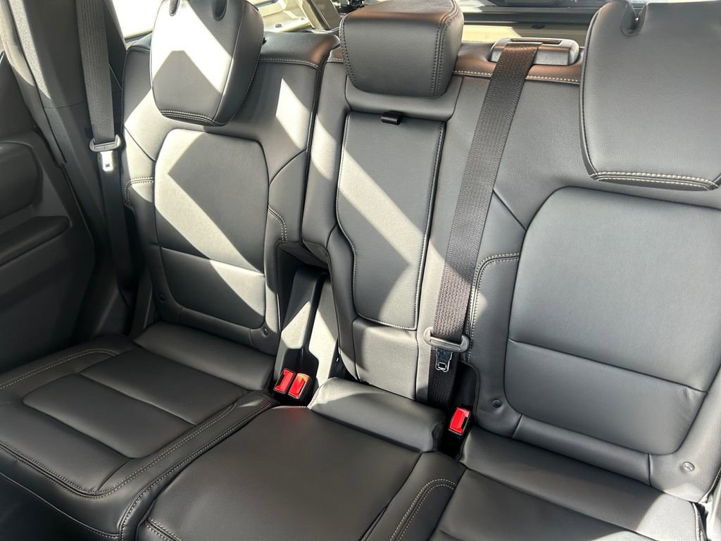 New 2025 Ford Bronco Badlands image 14