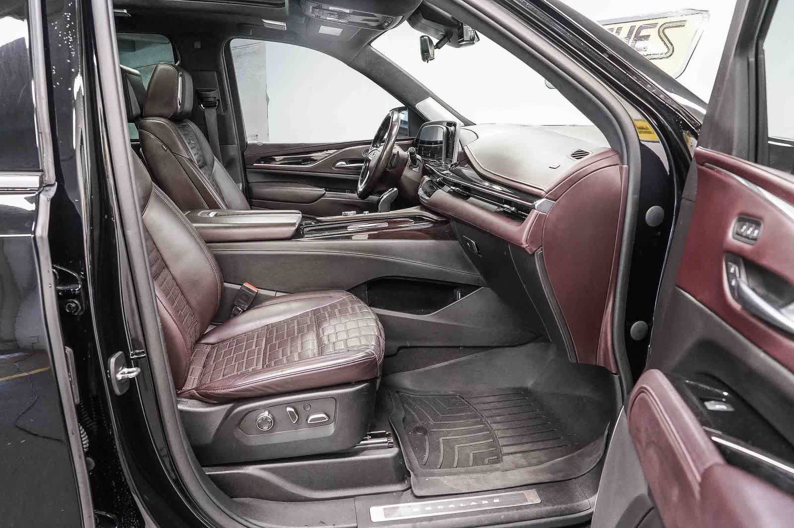 Used 2023 Cadillac Escalade ESV Premium Luxury Platinum w/ LPO, Radiant Package AWD/4WD image 17
