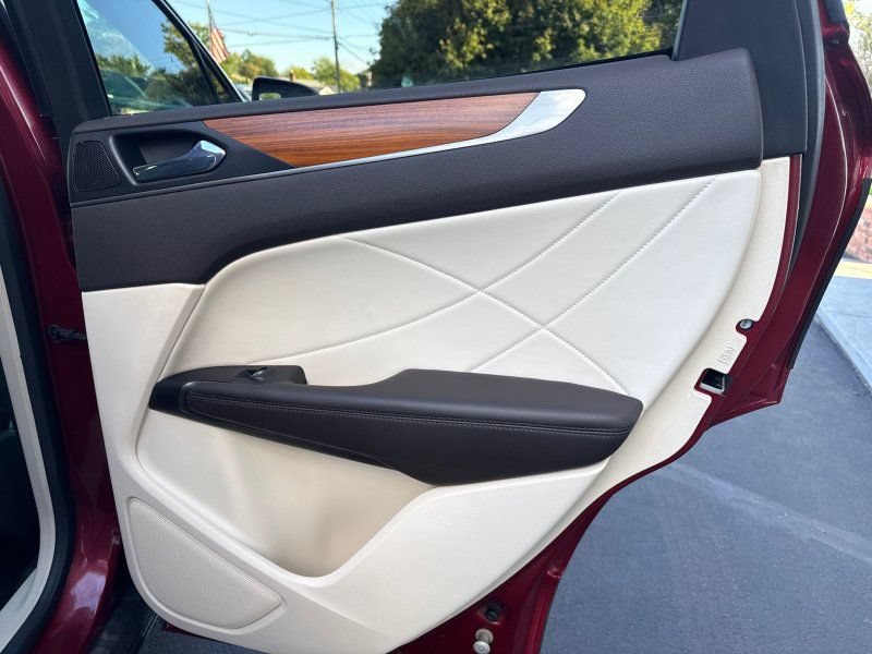 Used 2016 Lincoln MKC Reserve AWD/4WD image 19