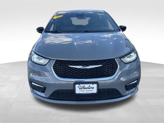 Used 2025 Chrysler Pacifica Select image 8