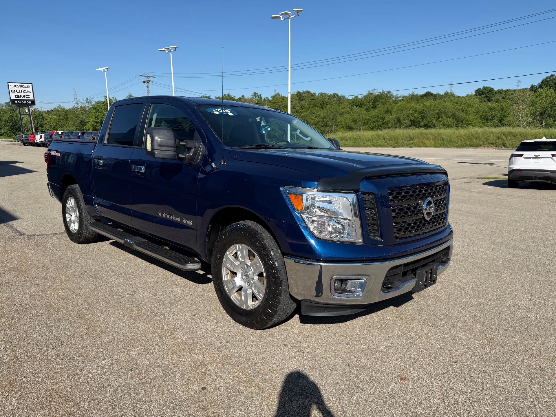 Used 2019 Nissan Titan SV AWD/4WD image 8