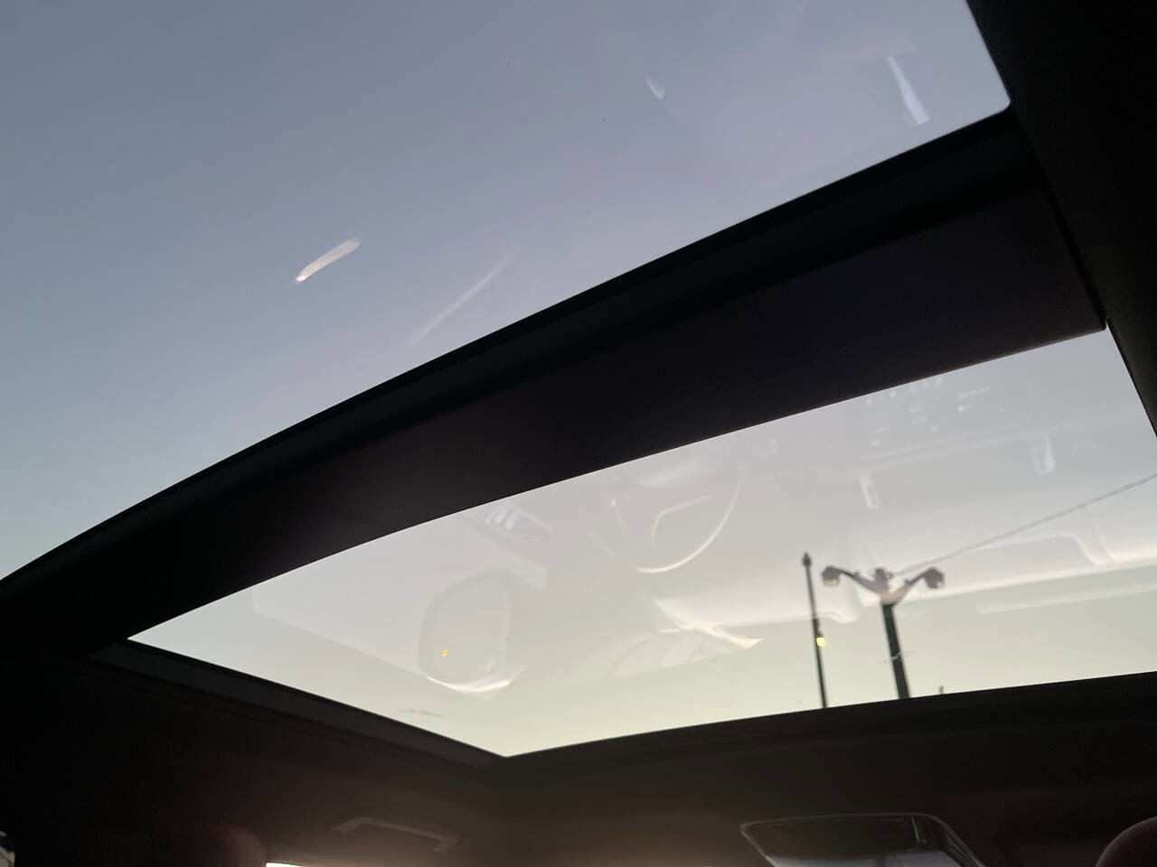 Used 2020 Land Rover Range Rover Sport SVR image 29