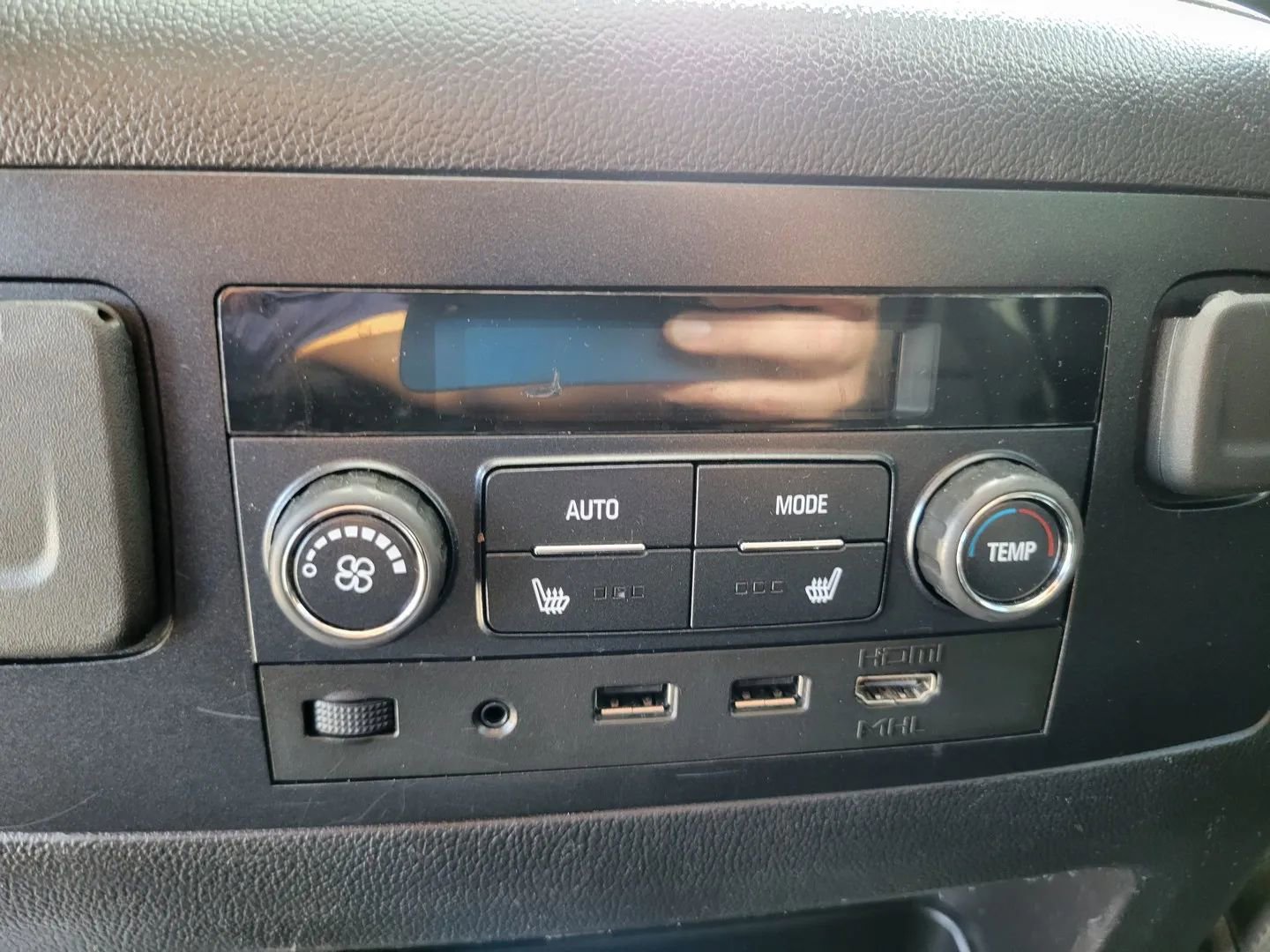 Used 2018 GMC Yukon XL Denali w/ Open Road Package image 30