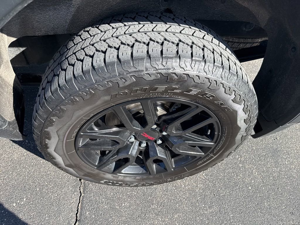 Used 2021 GMC Sierra 1500 Elevation w/ LPO, Elevation Black Package AWD/4WD image 22