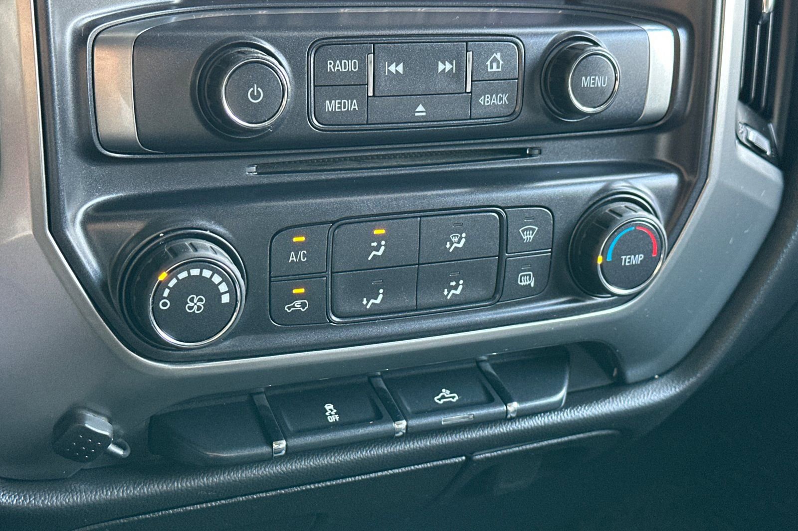 Used 2015 Chevrolet Silverado 1500 LT RWD image 24