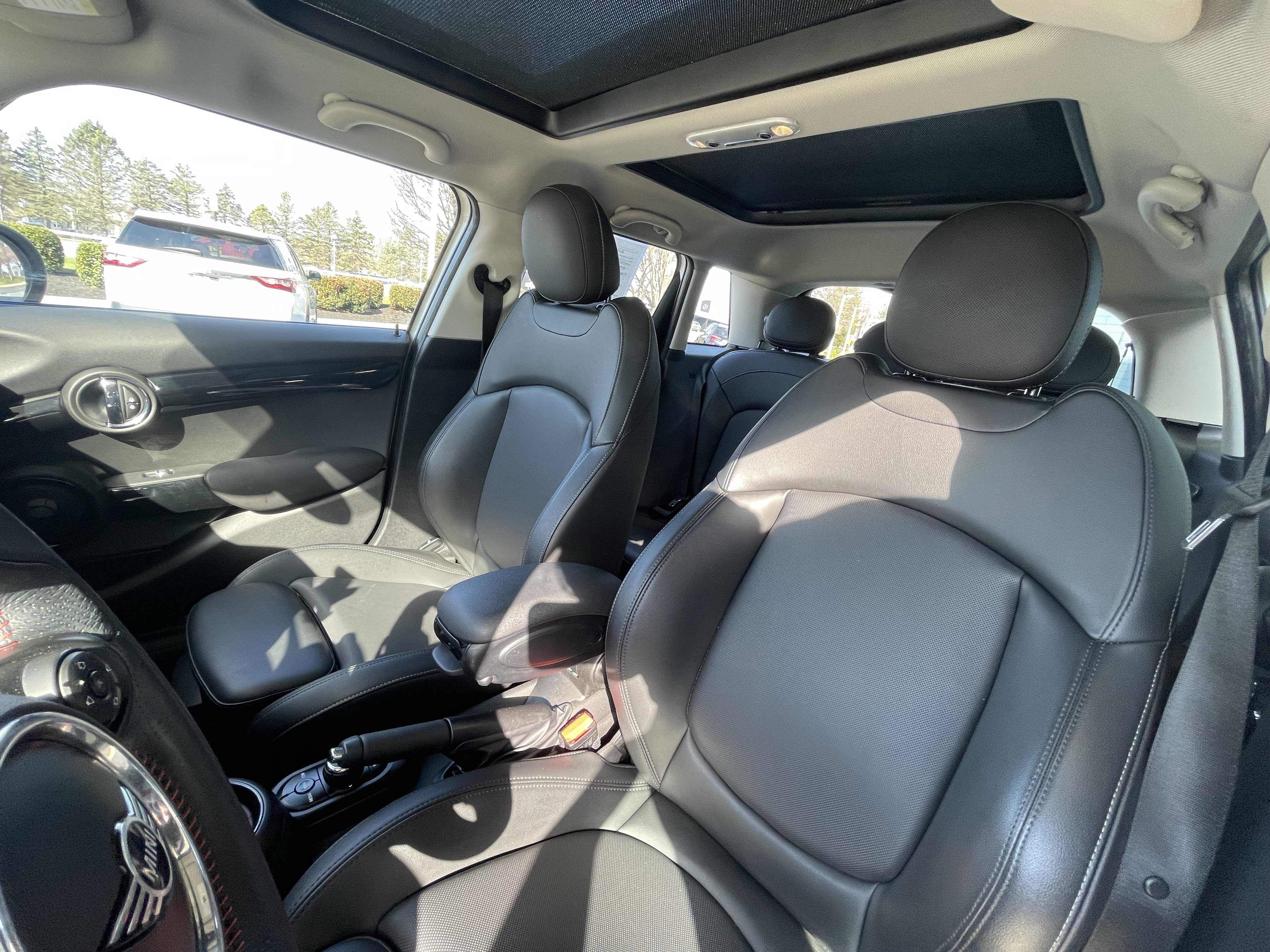 Used 2019 MINI Cooper S w/ Premium Package image 6
